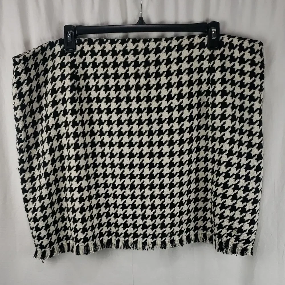Cider 4XL Black and White Houndstooth Pencil Skirt